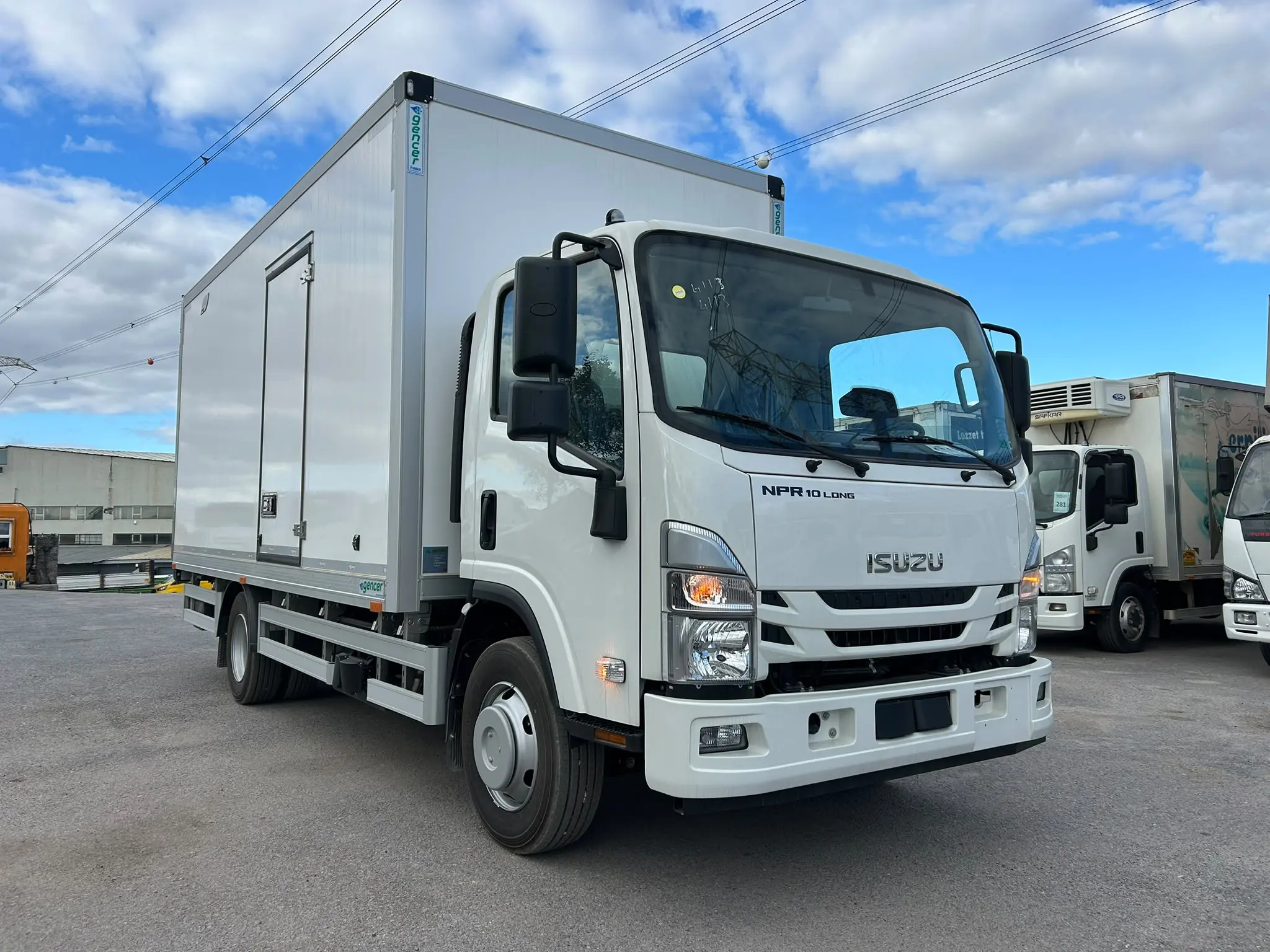 ISUZU NPR 10 LONG FİBER KASA LİFTLİ