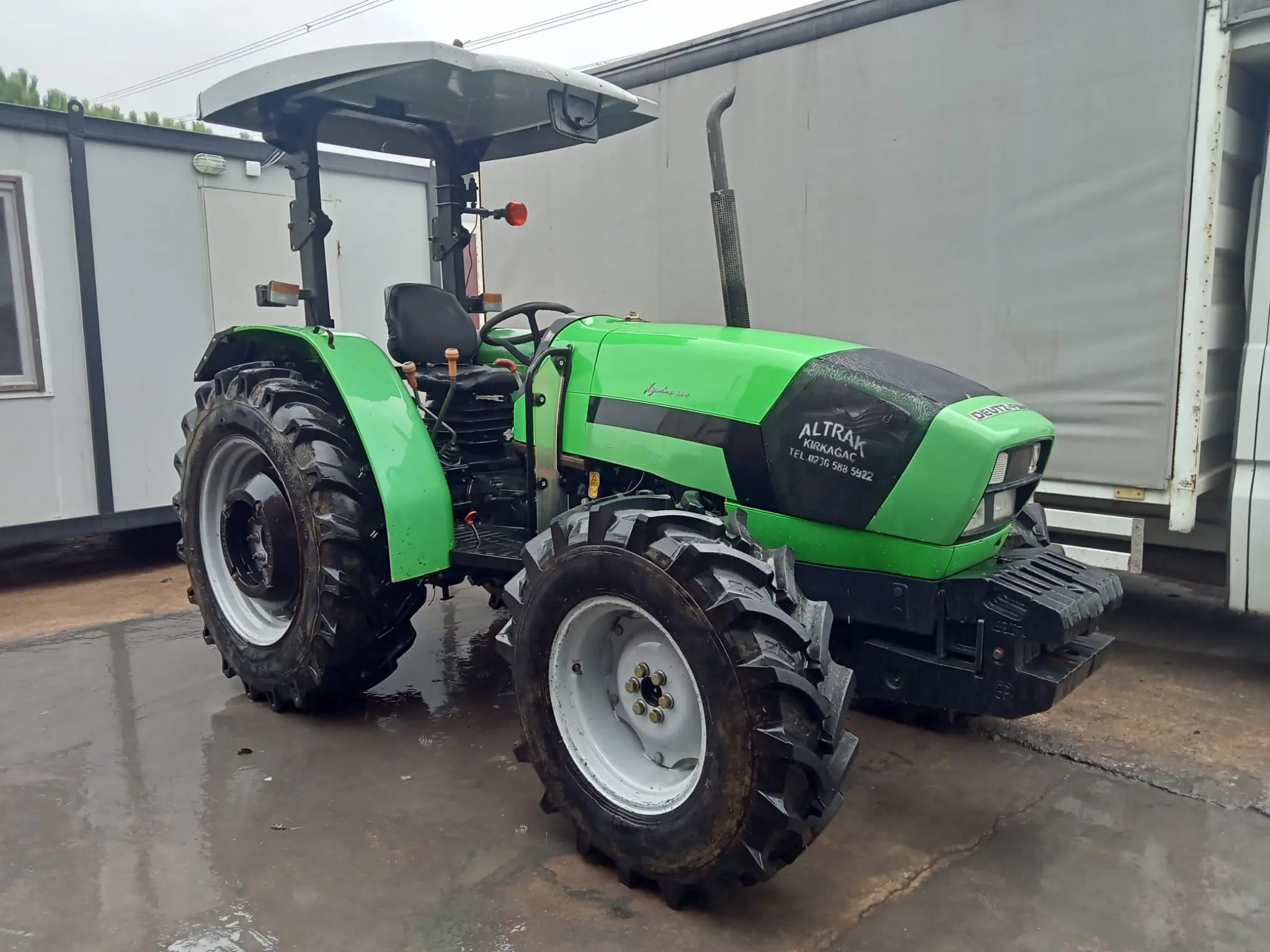 Deutz-Fahr Agrolux 320 4x4 Traktör
