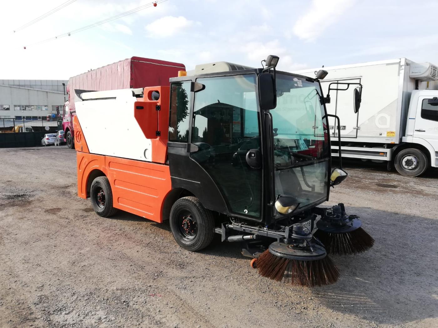 Aga 2500 Vakumlu Yol Süpürme