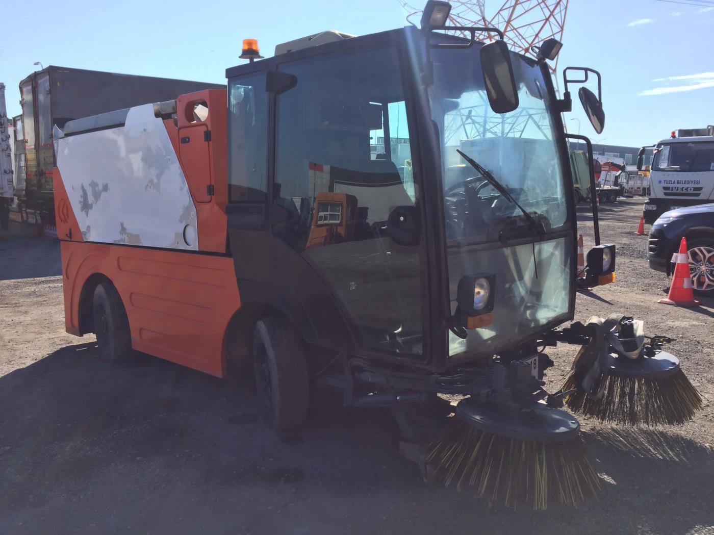 Aga 2500 Vakumlu Yol Süpürme