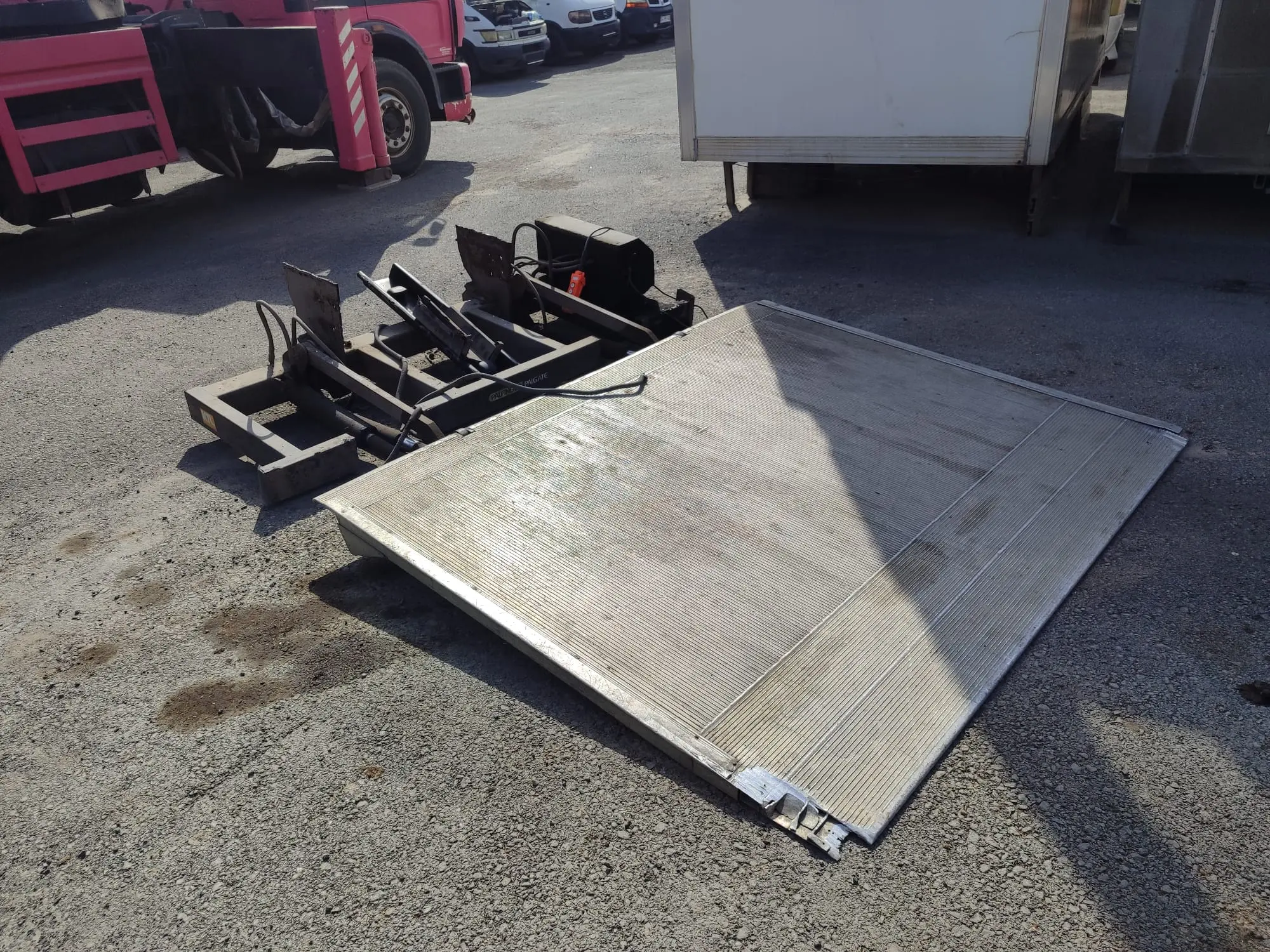 Alümiyum Lift 24 Volt ( Isuzu )